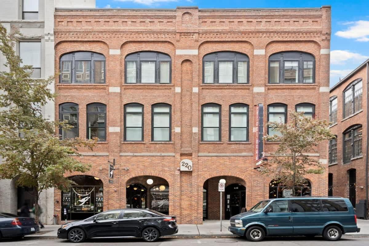 Modern Luxury - 3 Bed In The Heart Of Downtown Apartment